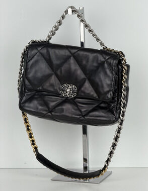 Chanel 19 Flap Maxi Bag in Black Lambskin Leather Two-Tone HW 2022 E8